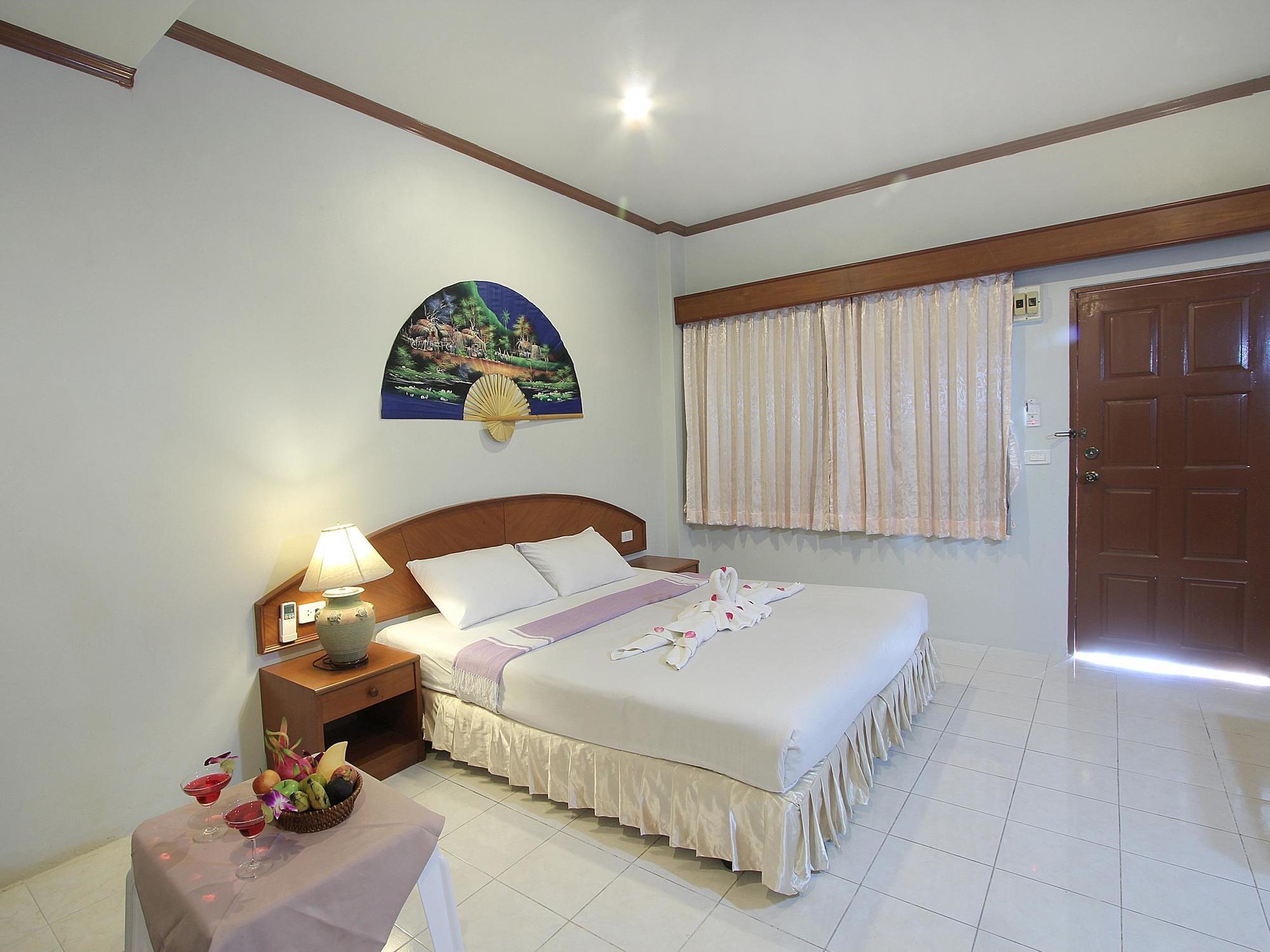 Hotel Choophorn House Sha à Plage de Kata Extérieur photo