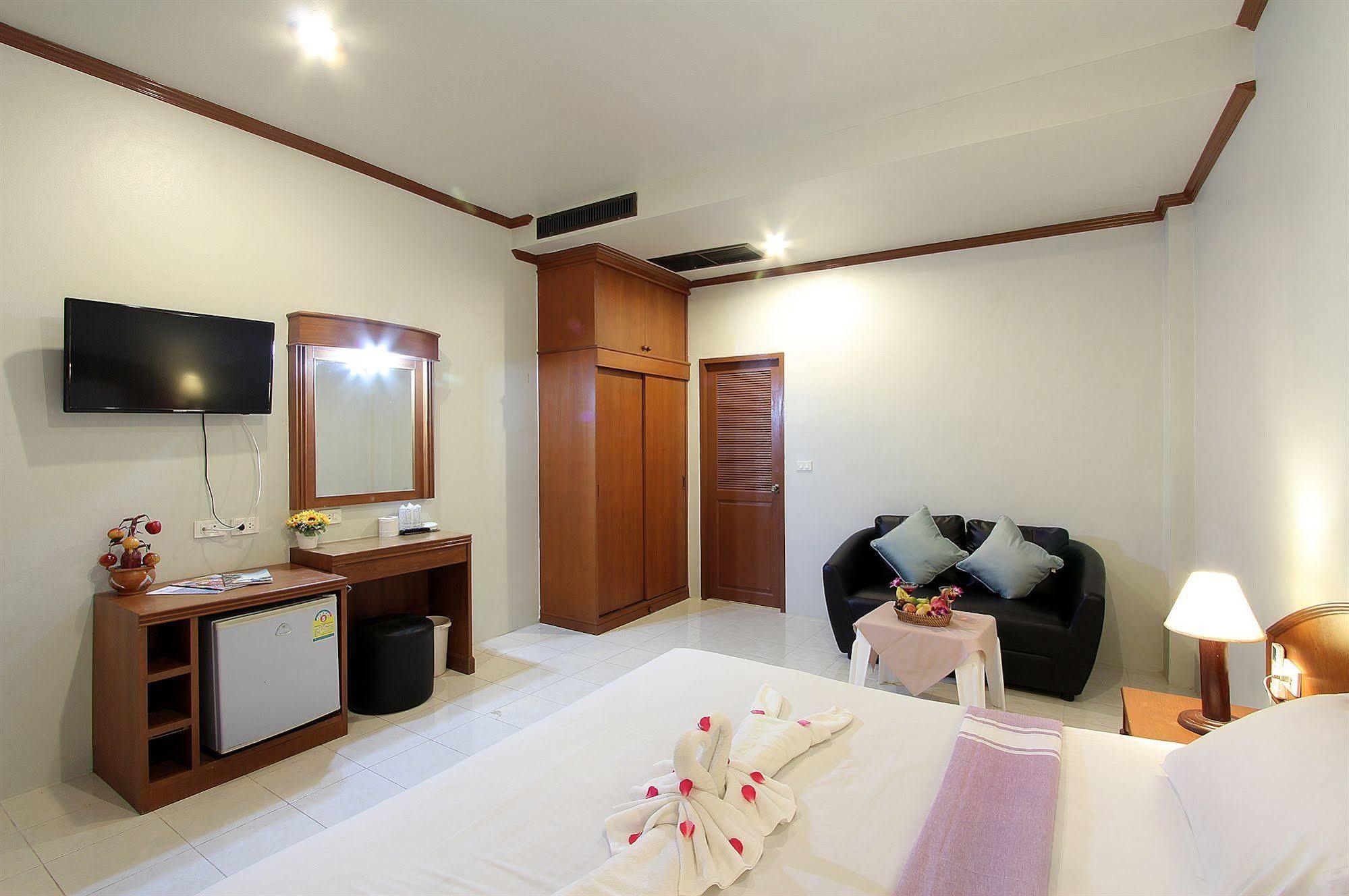 Hotel Choophorn House Sha à Plage de Kata Extérieur photo